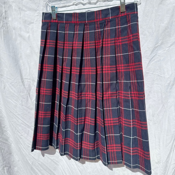 Red, Black and White Box Pleated Mini Skirt with Zipper 100% Cotton - Picture 3 of 3